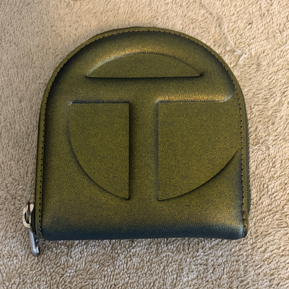 Telfar Wallet in Olive Green